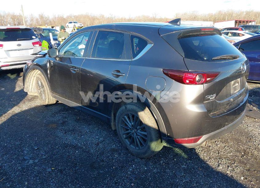 Photo 3 of 2021 Mazda Cx-5 TOURING (VIN JM3KFBCM8M1370640)