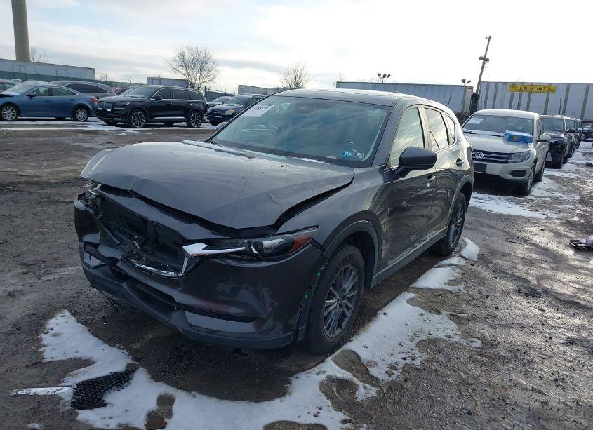 Photo 2 of 2019 Mazda Cx-5 TOURING (VIN JM3KFBCM9K1589555)