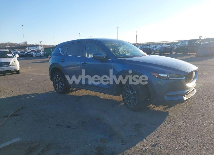2018 Mazda Cx-5 TOURING (VIN JM3KFBCMXJ0414574) main photo