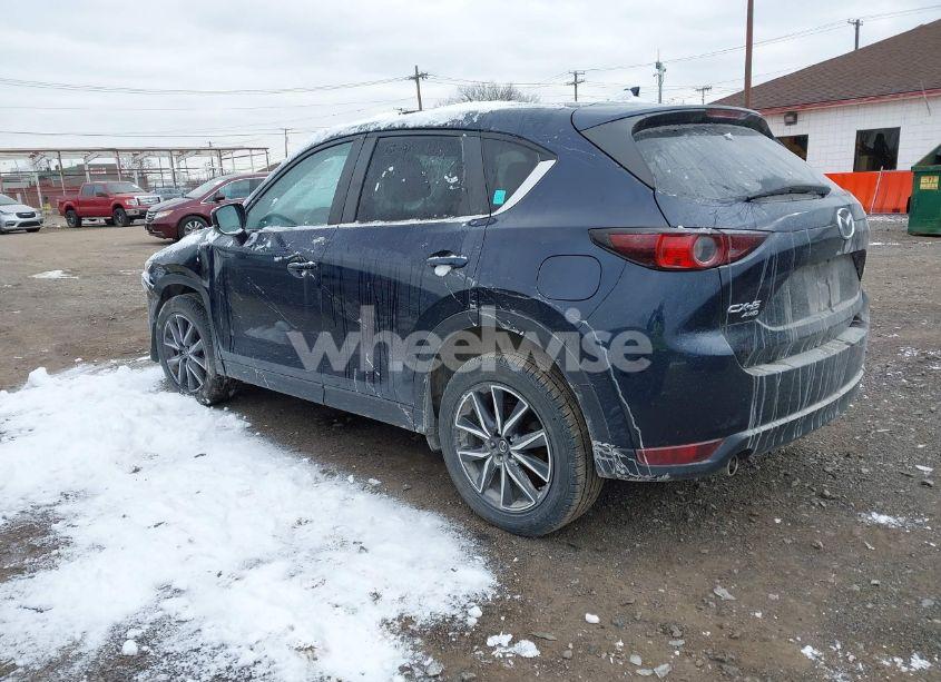 Photo 3 of 2018 Mazda Cx-5 TOURING (VIN JM3KFBCMXJ0417815)