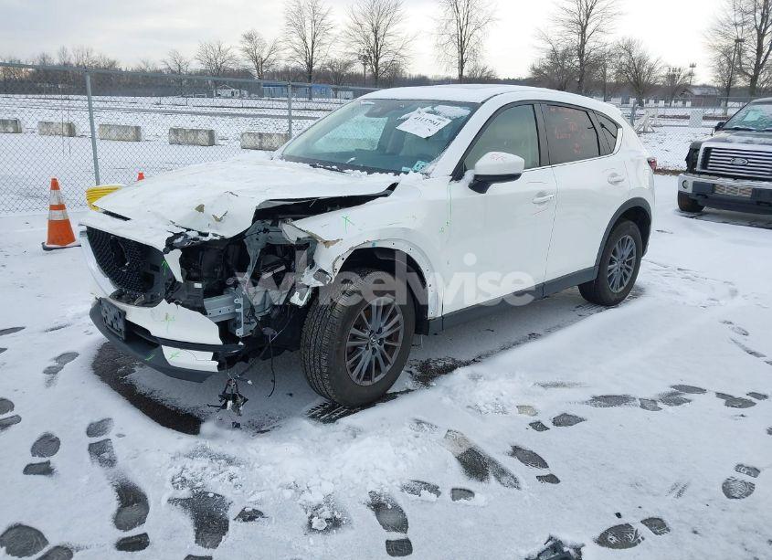 Photo 2 of 2021 Mazda Cx-5 TOURING (VIN JM3KFBCMXM0378082)