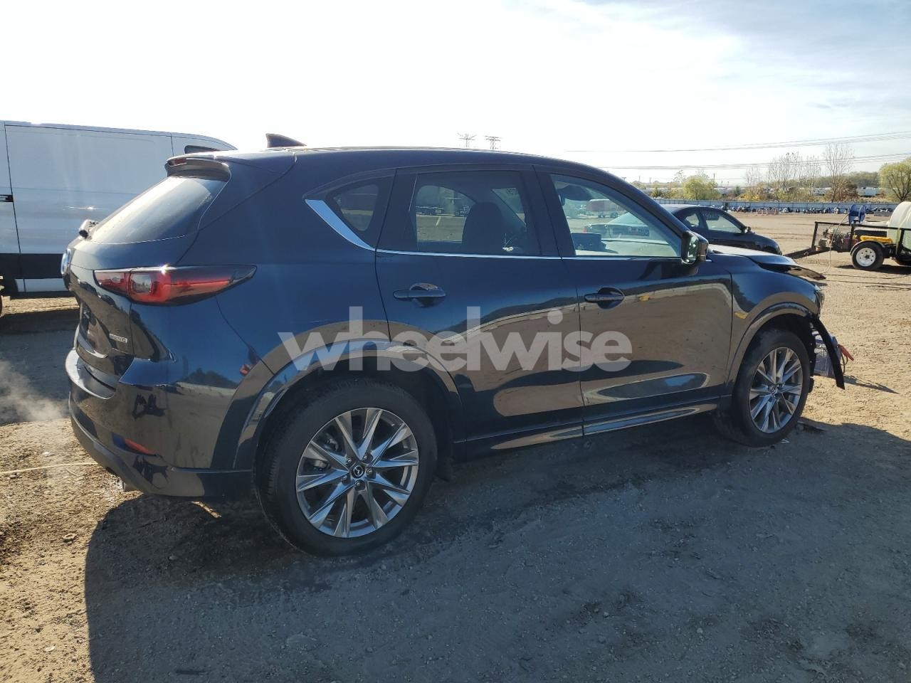 Photo 3 of 2024 MAZDA CX-5 PREMIUM (VIN JM3KFBDL9R0529684)