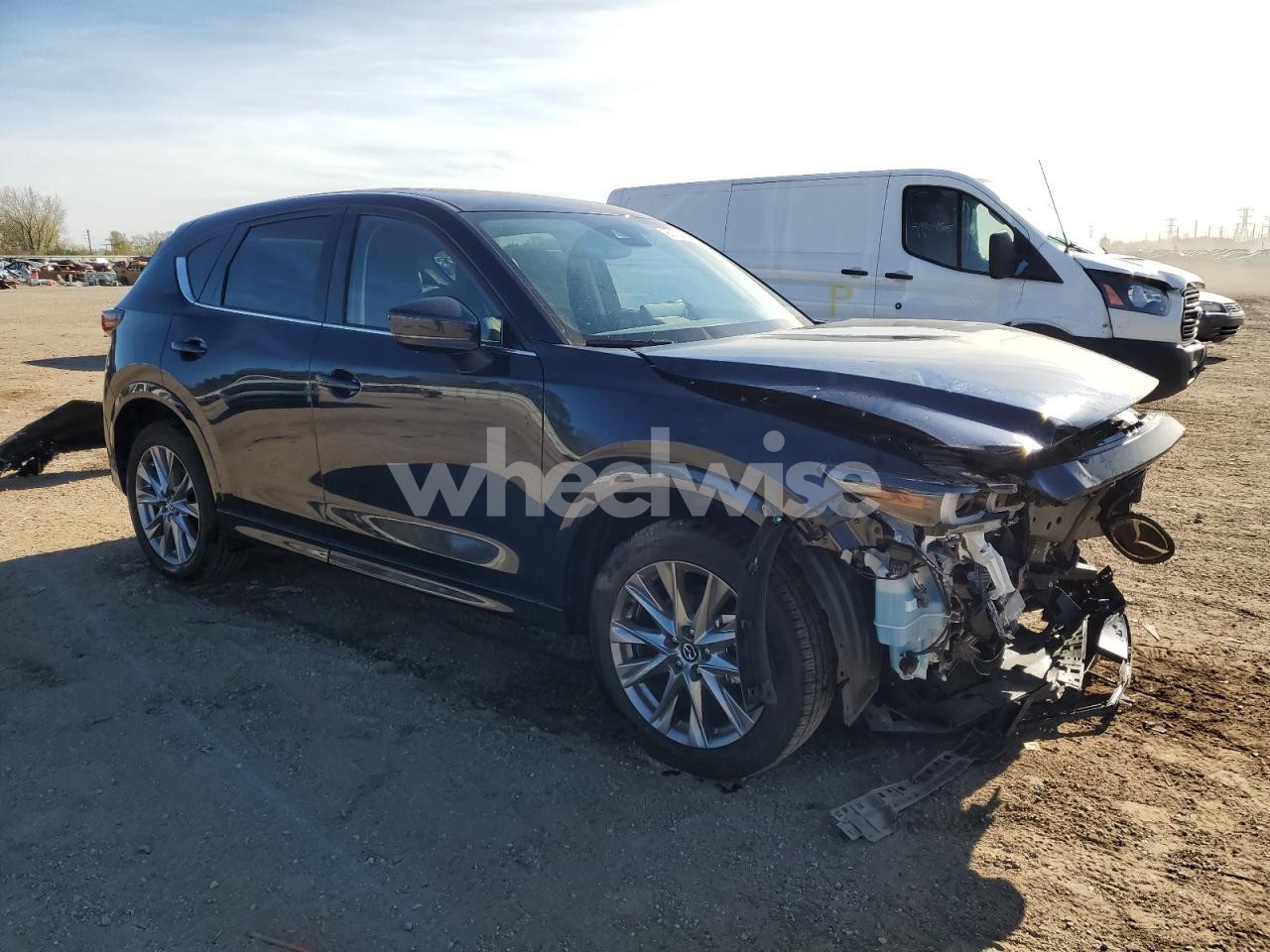 Photo 4 of 2024 MAZDA CX-5 PREMIUM (VIN JM3KFBDL9R0529684)