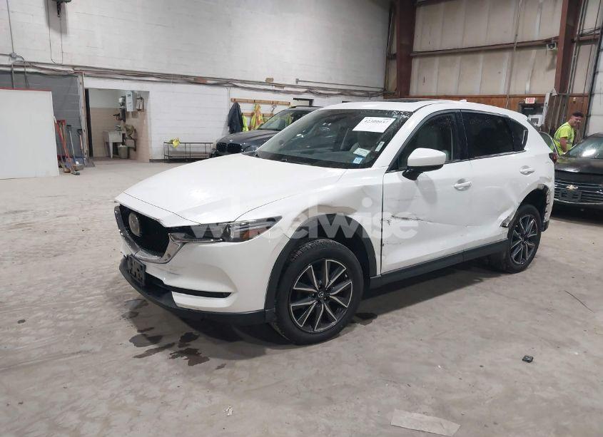 Photo 2 of 2017 Mazda Cx-5 GRAND TOURING (VIN JM3KFBDLXH0188939)