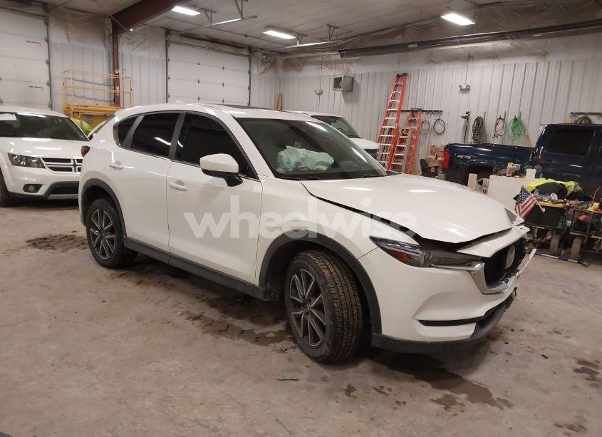 2018 Mazda Cx-5 GRAND TOURING (VIN JM3KFBDM1J1412088) main photo