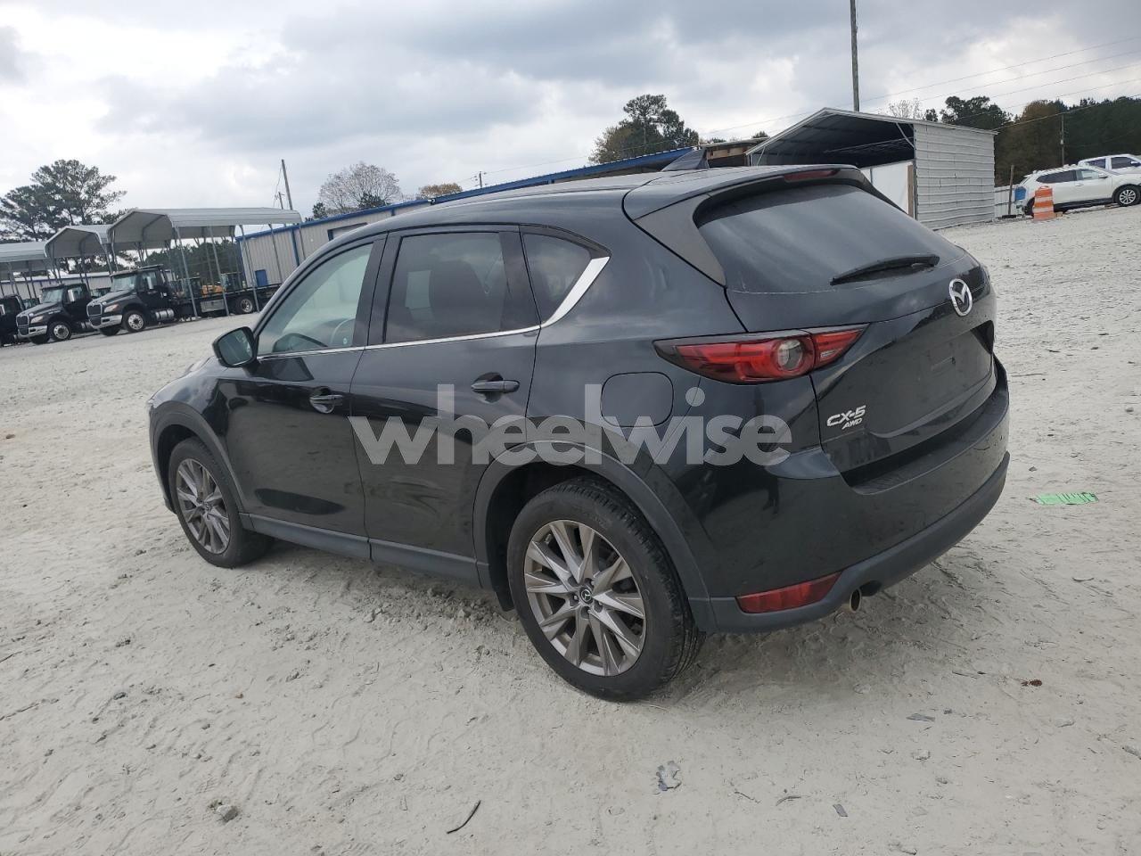 Photo 2 of 2019 MAZDA CX-5 GRAND TOURING (VIN JM3KFBDM1K0676841)