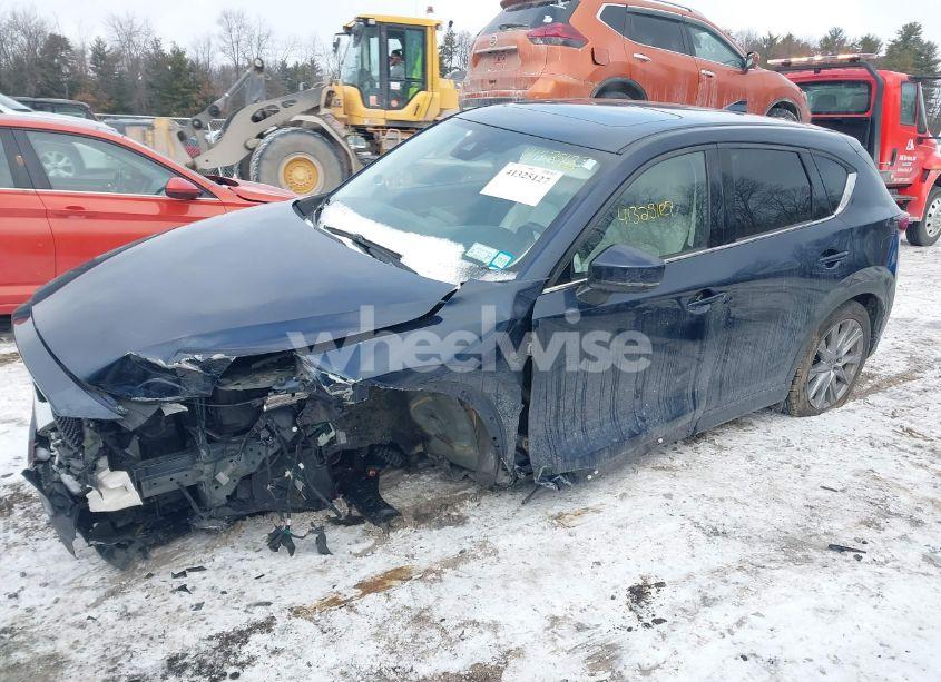 Photo 2 of 2020 Mazda Cx-5 GRAND TOURING (VIN JM3KFBDM1L0779615)