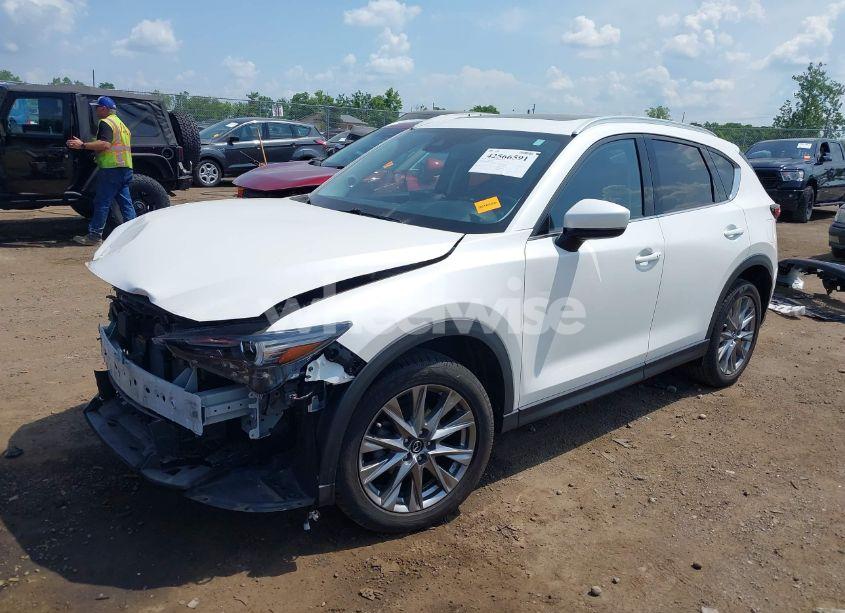 Photo 2 of 2021 Mazda Cx-5 GRAND TOURING (VIN JM3KFBDM2M1396939)