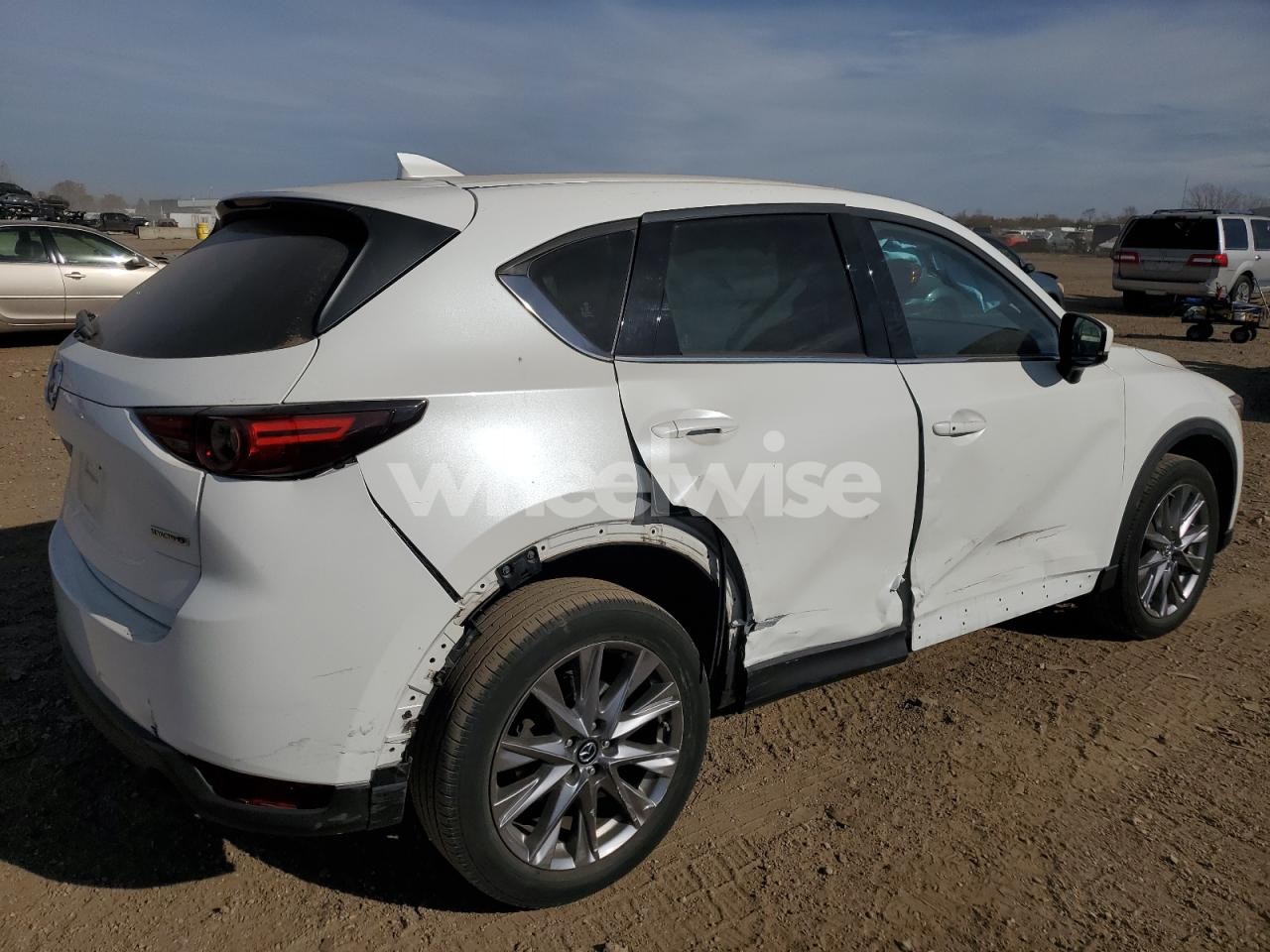Photo 3 of 2020 MAZDA CX-5 GRAND TOURING (VIN JM3KFBDM7L0815193)