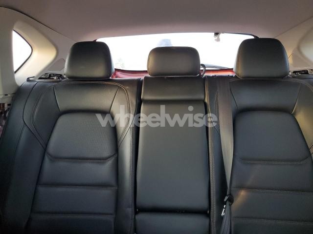 Photo 2 of 2022 MAZDA CX-5 PREMIUM PLUS N/A (VIN JM3KFBEM6N1569197)