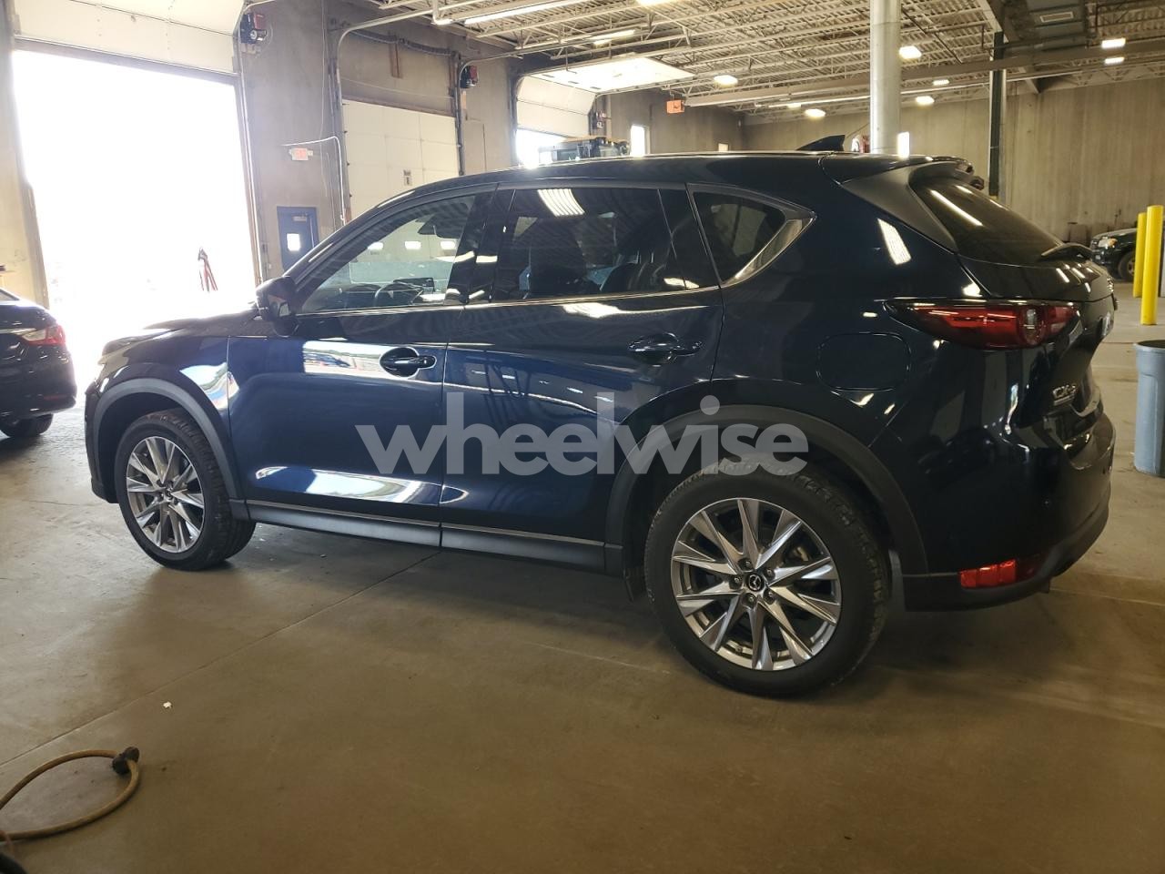 Photo 2 of 2021 MAZDA CX-5 SIGNATURE N/A (VIN JM3KFBEY1M0453946)