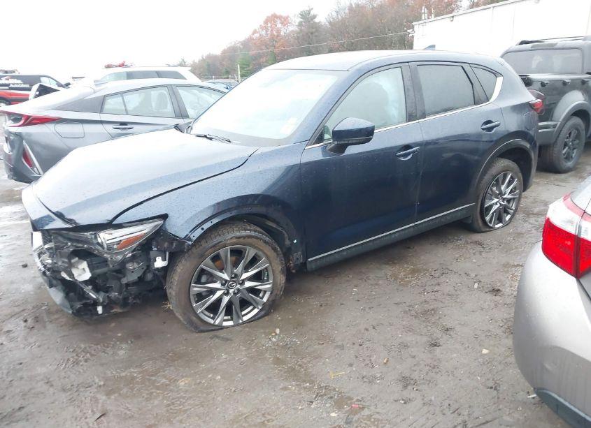Photo 2 of 2019 Mazda Cx-5 SIGNATURE (VIN JM3KFBEY2K0613894)