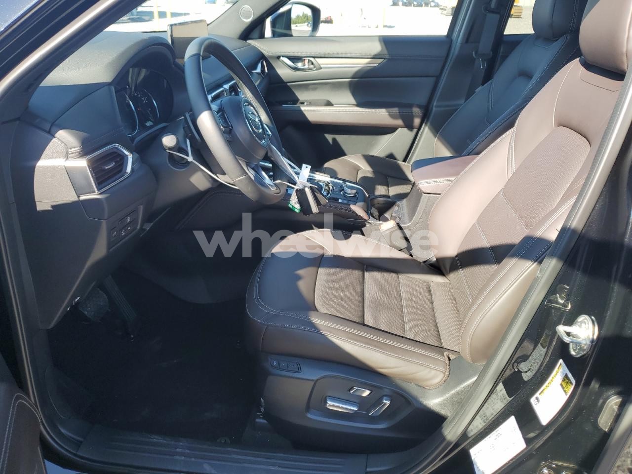 Photo 7 of 2024 MAZDA CX-5 SIGNATURE N/A (VIN JM3KFBXY3R0479842)