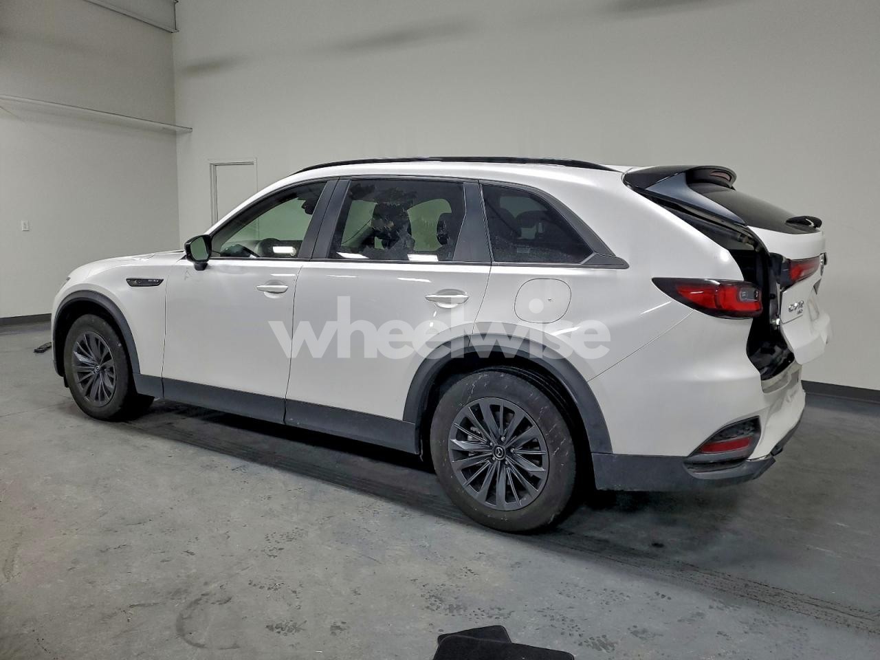 Photo 2 of 2025 MAZDA CX-70 PREFERRED (VIN JM3KJBHD2S1125031)