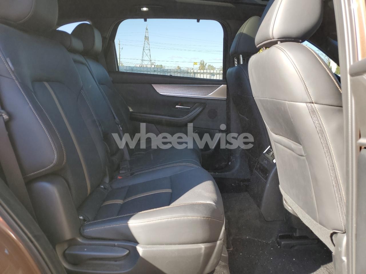 Photo 10 of 2025 MAZDA CX-70 PREMIUM (VIN JM3KJDHC9S1112635)