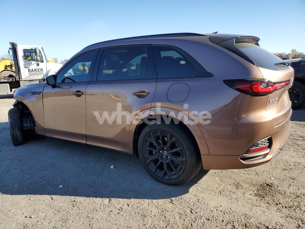 Photo 2 of 2025 MAZDA CX-70 PREMIUM (VIN JM3KJDHC9S1112635)