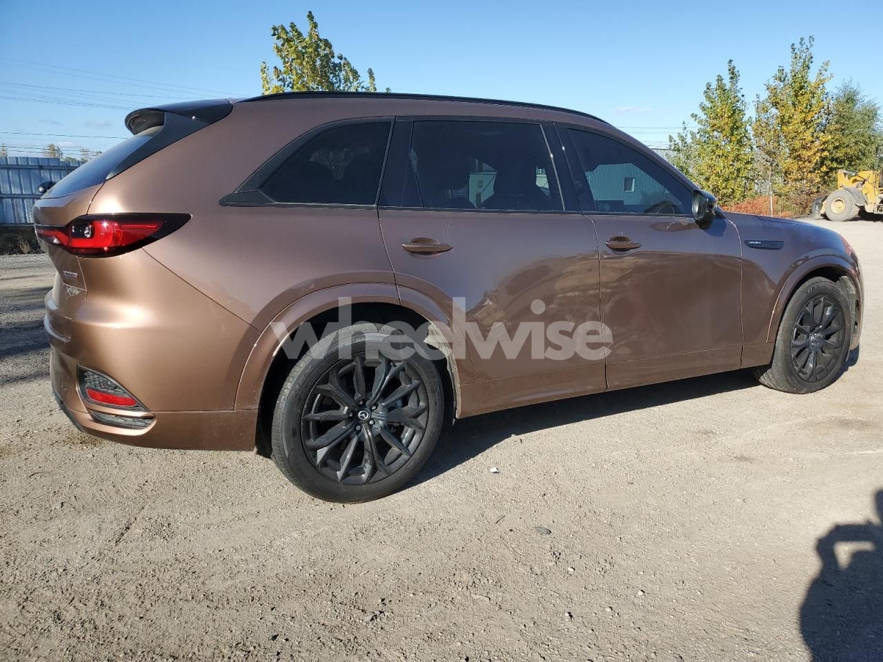 Photo 3 of 2025 MAZDA CX-70 PREMIUM (VIN JM3KJDHC9S1112635)