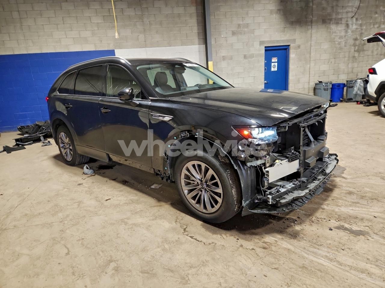 Photo 4 of 2025 MAZDA CX-90 PREFERRED (VIN JM3KKBHD3S1193349)