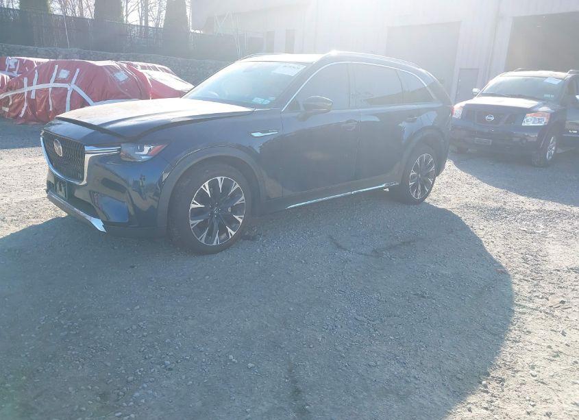 Photo 2 of 2024 Mazda Cx-90 PHEV PREMIUM (VIN JM3KKDHA2R1110540)