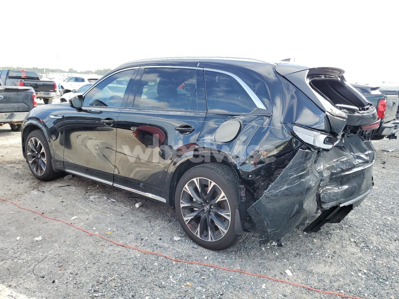 Photo 2 of 2024 MAZDA CX-90 PREMIUM (VIN JM3KKDHC2R1146004)