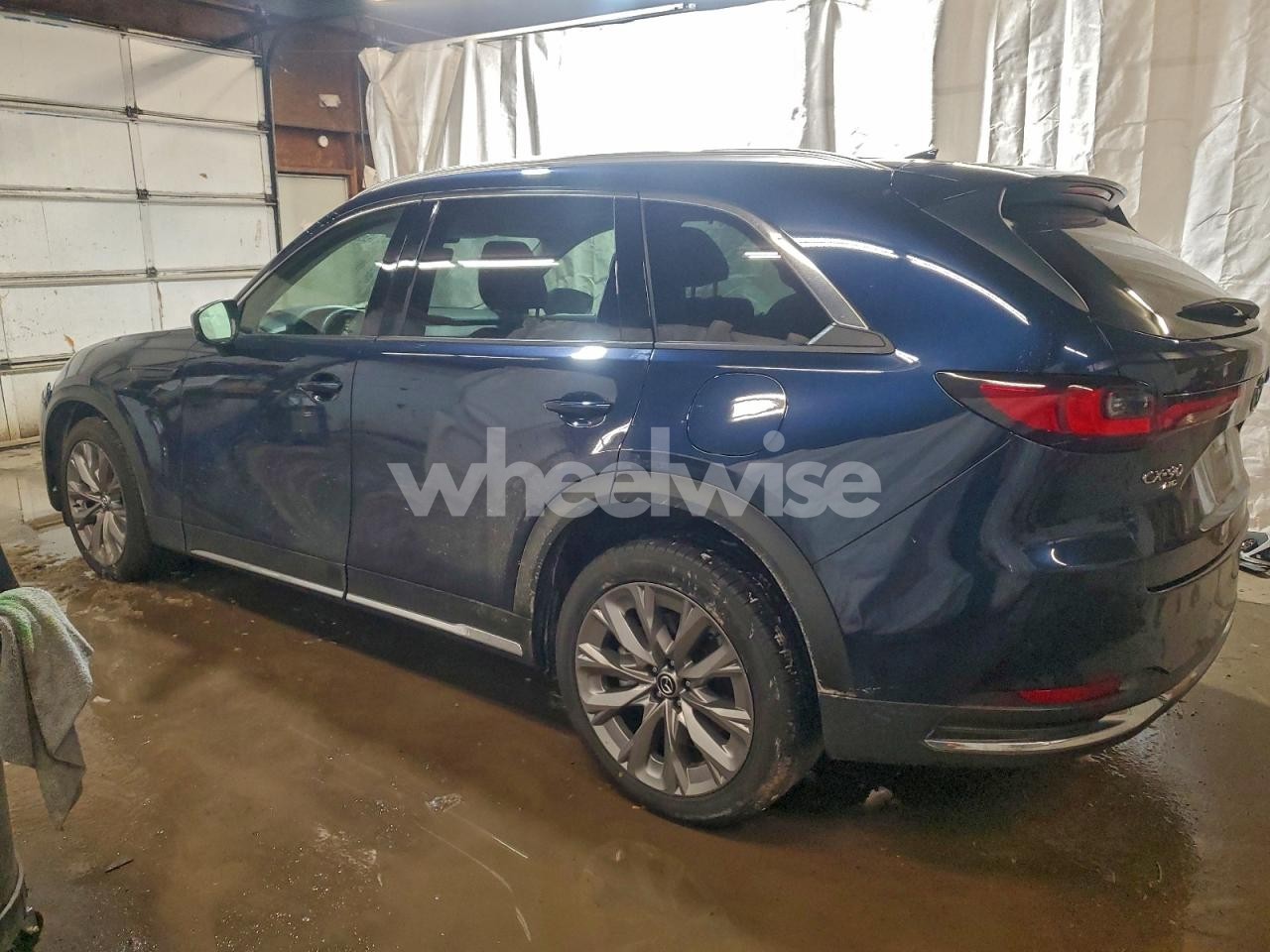 Photo 2 of 2024 MAZDA CX-90 PREMIUM (VIN JM3KKDHD3R1165234)