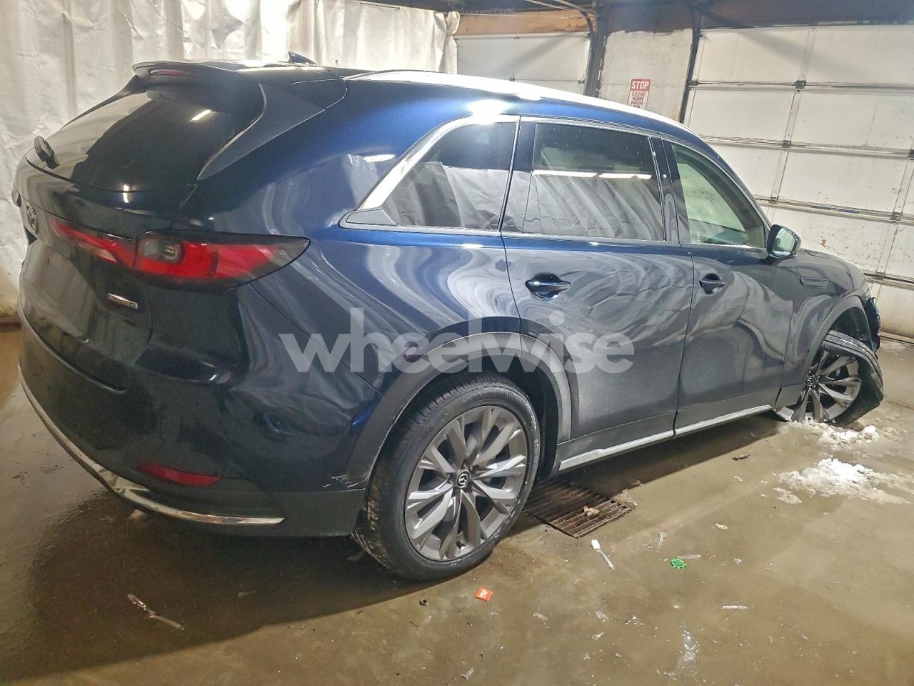 Photo 3 of 2024 MAZDA CX-90 PREMIUM (VIN JM3KKDHD3R1165234)