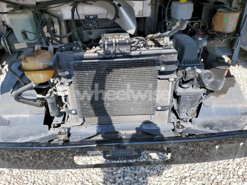 Photo 5 of 2020 FORD F59 (VIN JMBSRCY2A8U001277)