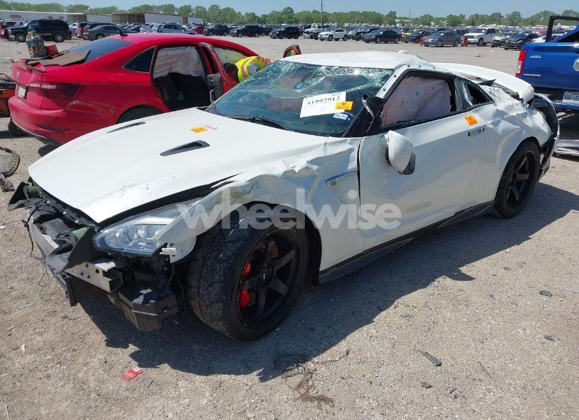 Photo 2 of 2018 Nissan Gt-r PREMIUM (VIN JN1AR5EF3JM710172)