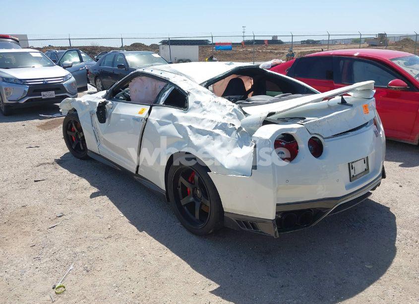 Photo 3 of 2018 Nissan Gt-r PREMIUM (VIN JN1AR5EF3JM710172)
