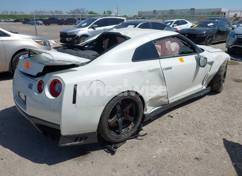 Photo 4 of 2018 Nissan Gt-r PREMIUM (VIN JN1AR5EF3JM710172)