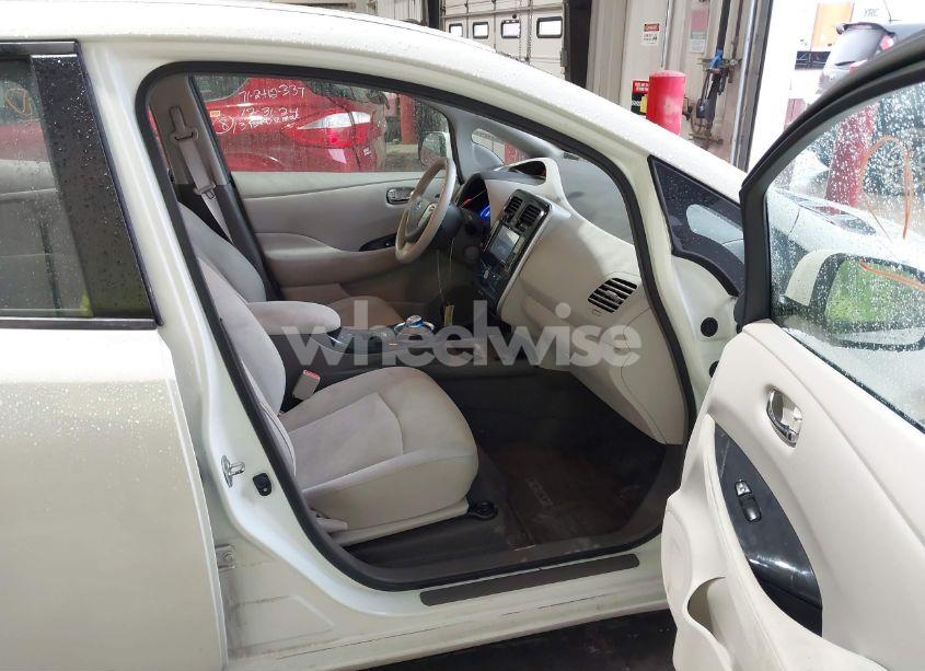 Photo 5 of 2012 Nissan Leaf SV (VIN JN1AZ0CP0CT020046)