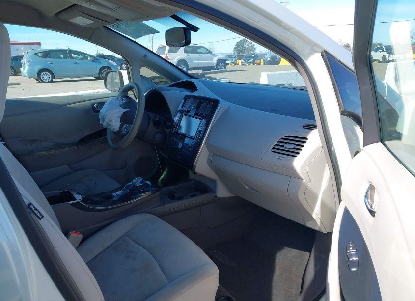 Photo 5 of 2011 Nissan Leaf SL (VIN JN1AZ0CP1BT005666)