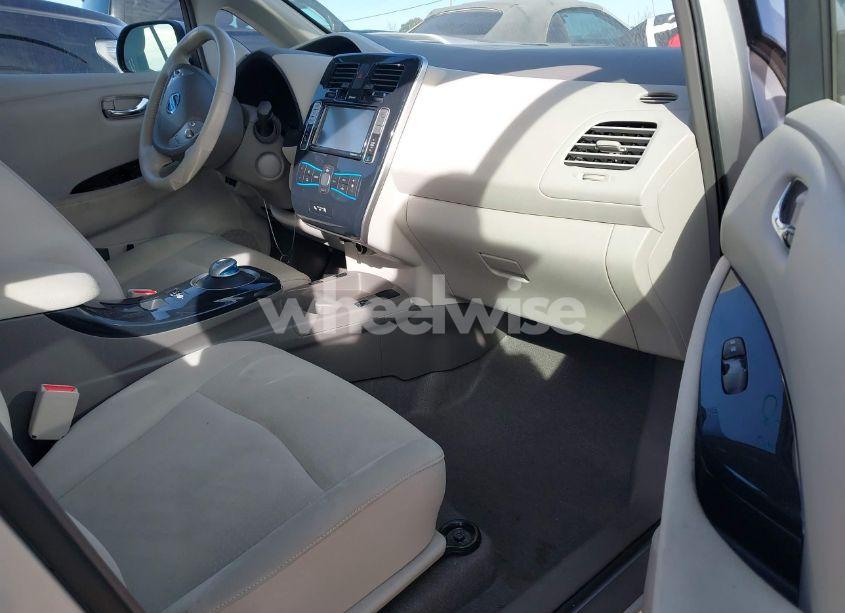 Photo 5 of 2012 Nissan Leaf SV (VIN JN1AZ0CP1CT022971)