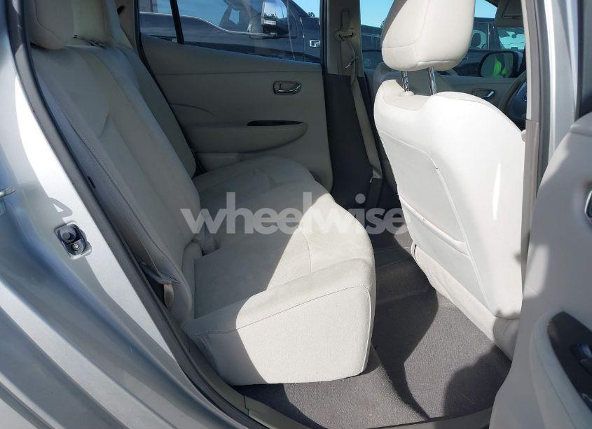 Photo 8 of 2012 Nissan Leaf SV (VIN JN1AZ0CP1CT022971)