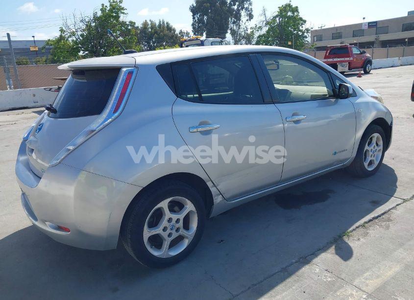 Photo 4 of 2011 Nissan Leaf SL (VIN JN1AZ0CP4BT004463)