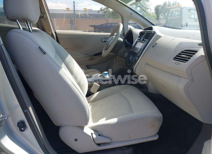 Photo 5 of 2011 Nissan Leaf SL (VIN JN1AZ0CP4BT004463)