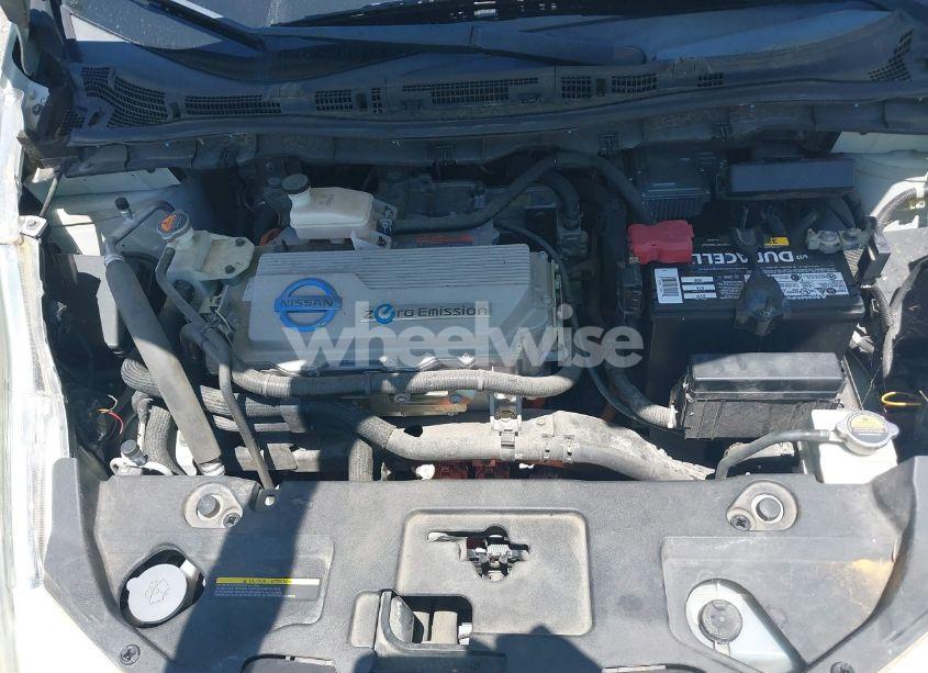 Photo 10 of 2011 Nissan Leaf SL (VIN JN1AZ0CP4BT004687)