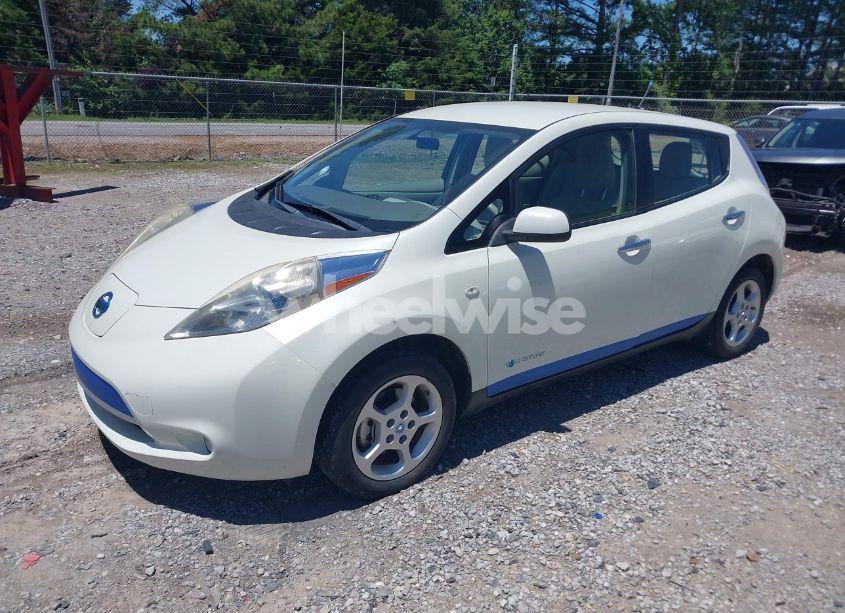 Photo 2 of 2011 Nissan Leaf SL (VIN JN1AZ0CP4BT004687)