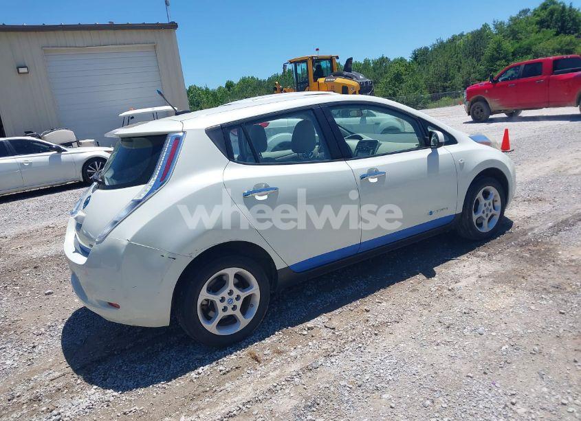 Photo 4 of 2011 Nissan Leaf SL (VIN JN1AZ0CP4BT004687)