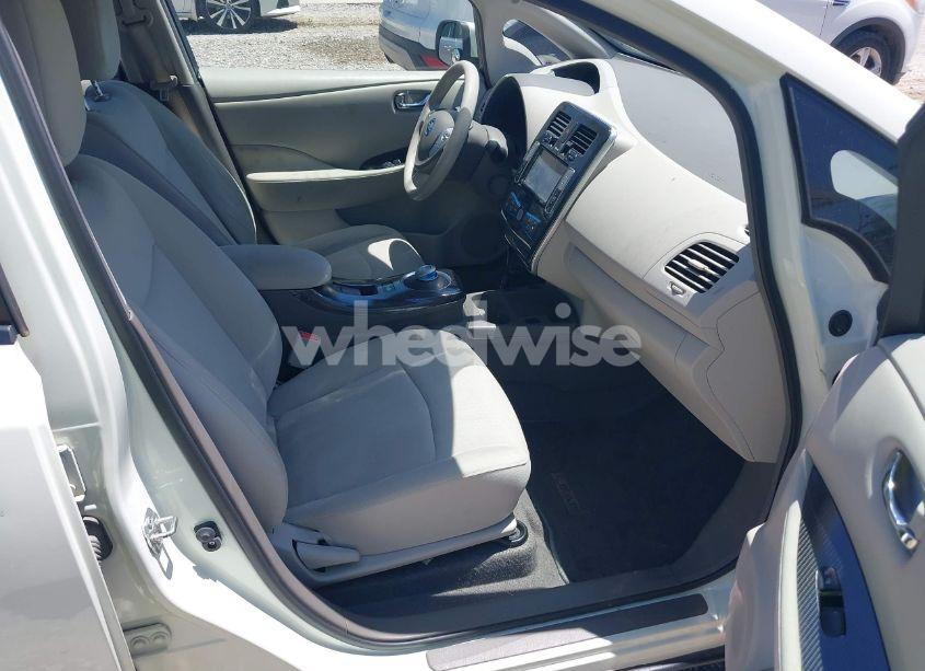 Photo 5 of 2011 Nissan Leaf SL (VIN JN1AZ0CP4BT004687)