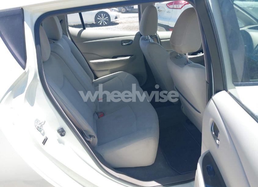 Photo 8 of 2011 Nissan Leaf SL (VIN JN1AZ0CP4BT004687)