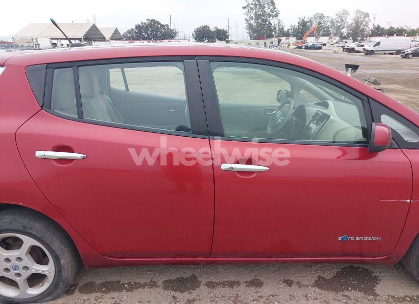 Photo 13 of 2011 Nissan Leaf SL (VIN JN1AZ0CP4BT008027)