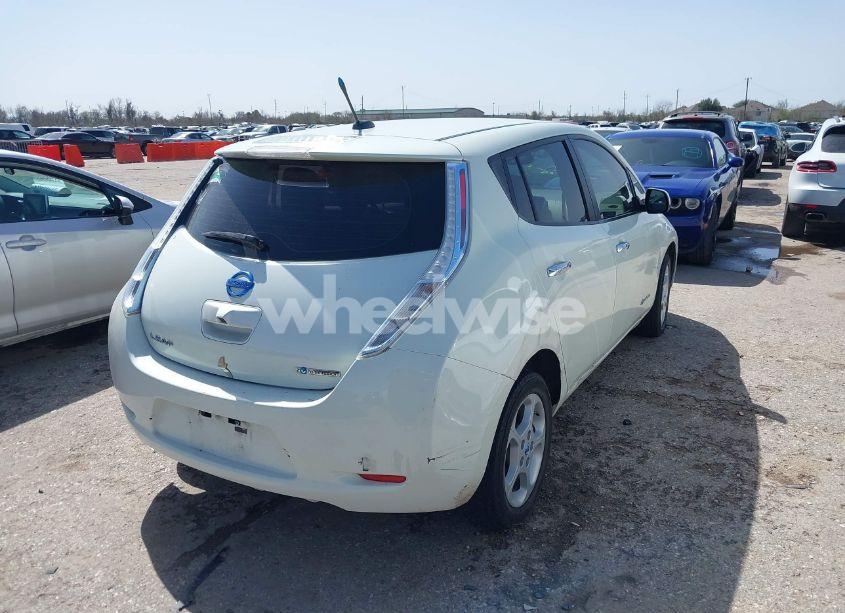 Photo 4 of 2011 Nissan Leaf SL (VIN JN1AZ0CP4BT008089)