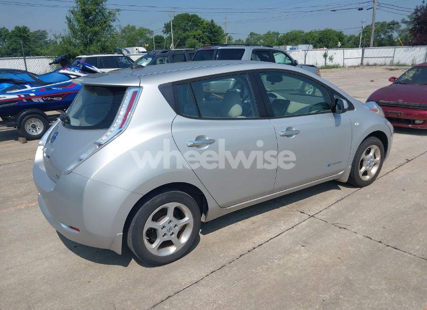 Photo 4 of 2012 Nissan Leaf SL (VIN JN1AZ0CP4CT017988)