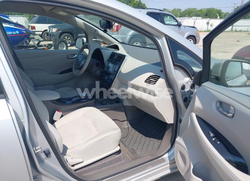 Photo 5 of 2012 Nissan Leaf SL (VIN JN1AZ0CP4CT017988)