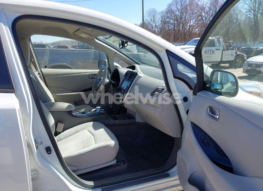 Photo 5 of 2012 Nissan Leaf SL (VIN JN1AZ0CP4CT023645)