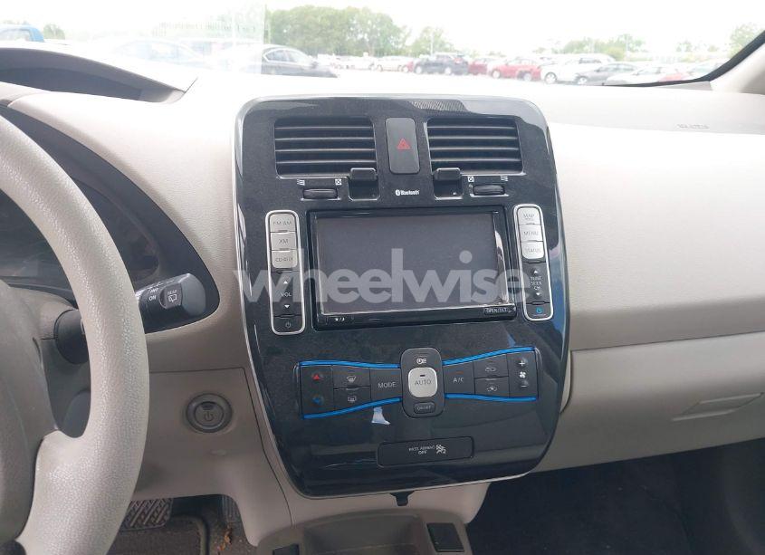 Photo 14 of 2011 Nissan Leaf SL (VIN JN1AZ0CP6BT004917)