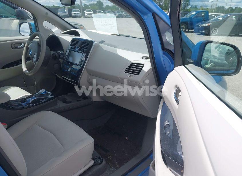 Photo 5 of 2011 Nissan Leaf SL (VIN JN1AZ0CP6BT004917)