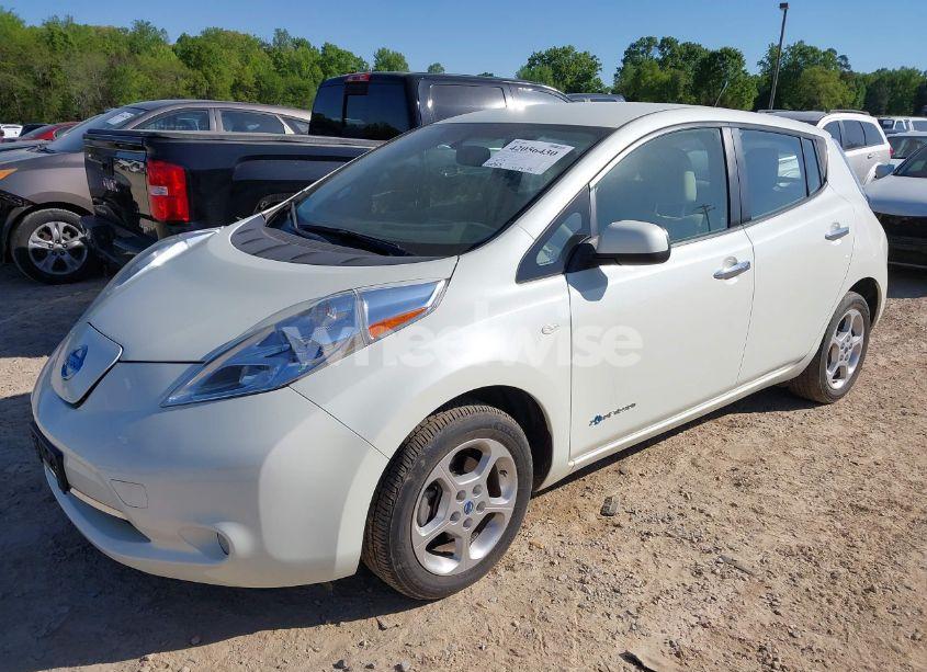 Photo 2 of 2011 Nissan Leaf SL (VIN JN1AZ0CP6BT006053)