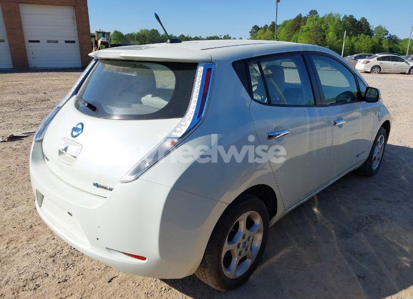 Photo 4 of 2011 Nissan Leaf SL (VIN JN1AZ0CP6BT006053)